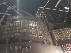 Damkar Sebut Asap Masih Terus Keluar di TP 5 Tapi Sumbernya Belum Ketemu