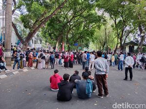 Hendak Ikut Demo di Medan, Sejumlah Pelajar Diusir Mahasiswa Hendak Ikut Demo di Medan, Sejumlah Pelajar Diusir Mahasiswa