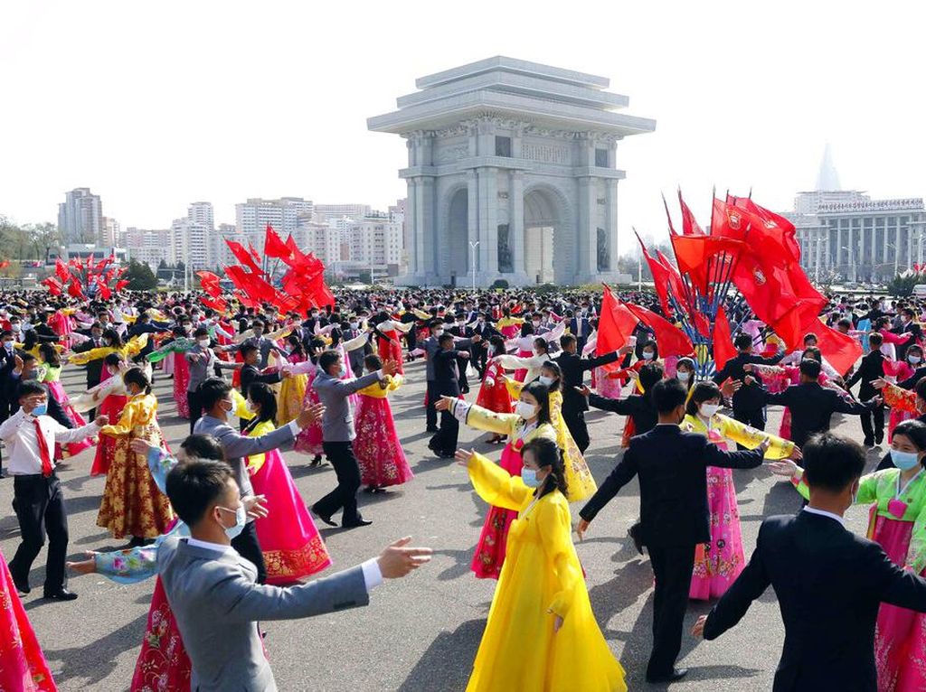 Kakek Kim Jong Un Ultah, Warganya Malah Tersiksa Kakek Kim Jong Un Ultah, Warganya Malah Tersiksa