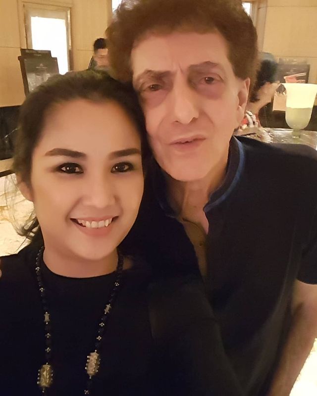 Ahmad Albar dan Istri Ahmad Albar dan Istri