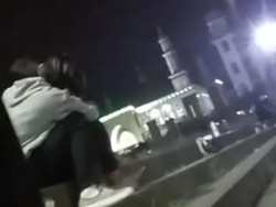 Viral! Sejoli Diduga Mesum Terekam di Alun-alun Lembang