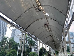 Tersisa 1 Lubang Atap JPO Dukuh Atas Menanti Perbaikan