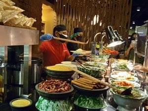 Lamak Bana! Buka Puasa Pakai Nasi Kapau hingga Durian Creamy Legit di Sini Lamak Bana! Buka Puasa Pakai Nasi Kapau hingga Durian Creamy Legit di Sini