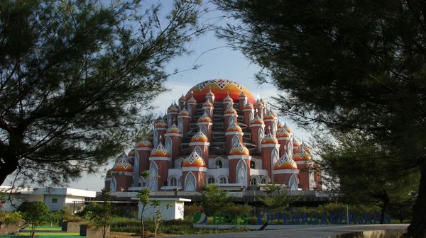 10 Masjid Terindah di Indonesia yang Bisa Dikunjungi Saat Ramadan