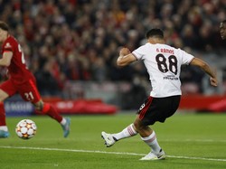 Pada menit ke-32, Benfica menyamakan skor 1-1 saat Goncalo Ramos menerima umpan terobosan Diogo Goncalves. Skor 1-1 bertahan hingga turun minum. Reuters/Jason Cairnduff