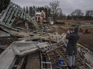 Yang Lain Cabut, Ritel Kosmetik Prancis Ini Tetap Kukuh Buka Toko di Rusia