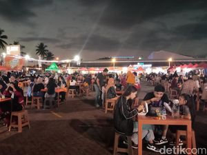 Festival Ramadan di Manado, Ramai Pengunjung-Gelar Karpet untuk Melantai Festival Ramadan di Manado, Ramai Pengunjung-Gelar Karpet untuk Melantai