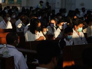 Misa Kamis Putih di Gereja Katedral Santa Maria Misa Kamis Putih di Gereja Katedral Santa Maria