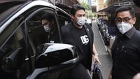 Ivan Gunawan Masuk ke Bareskrim Bawa Koper Hitam, Apa Isinya?