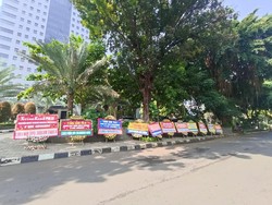 Polda Metro Dikirimi Karangan Bunga Dukungan Usut Pengeroyok Ade Armando