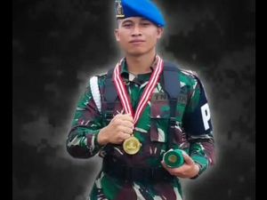 Tiba di Bali-Jenazah Letda Kadek Suhardiyana Disambut Isak Tangis Tiba di Bali-Jenazah Letda Kadek Suhardiyana Disambut Isak Tangis