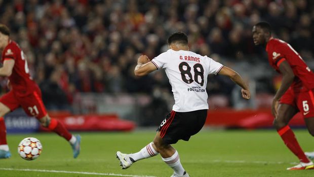 Soccer Football - Champions League - Quarter Final - Second Leg - Liverpool v Benfica - Anfield, Liverpool, Britain - April 13, 2022 Benfica's Goncalo Ramos scores their first goal Action Images via Reuters/Jason Cairnduff