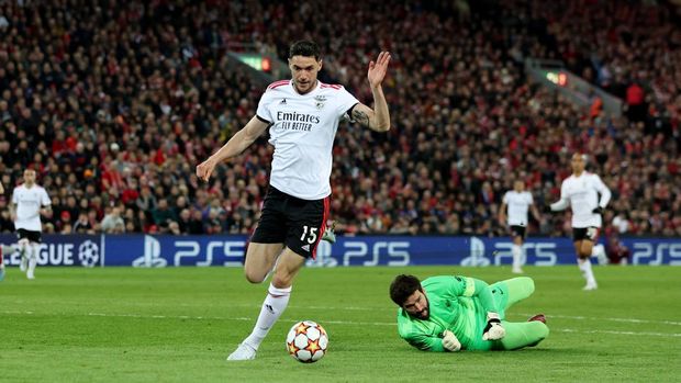 Soccer Football - Champions League - Quarter Final - Second Leg - Liverpool v Benfica - Anfield, Liverpool, Britain - April 13, 2022 Benfica's Roman Yaremchuk scores their second goal REUTERS/Phil Noble