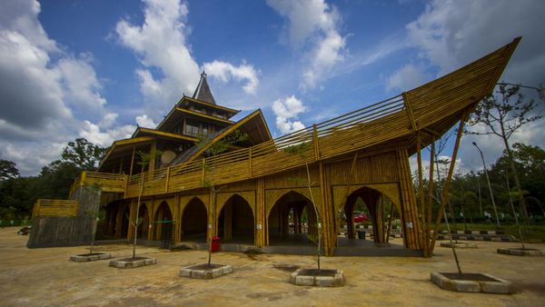 Unik Maksimal, Masjid di Kalsel Ini Dibangun dari Bambu