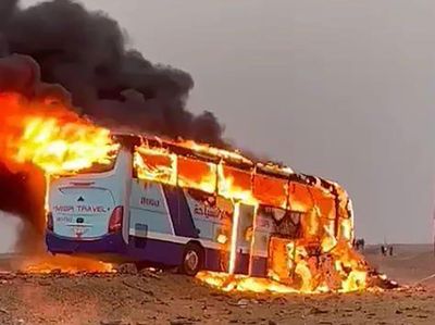 Ngeri! Detik-detik Bus Wisata di Mesir Terbakar Usai Tabrakan Maut