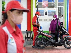 Siang Ini Harga Pertamax Turun Jadi Rp 12.800 per Liter Siang Ini Harga Pertamax Turun Jadi Rp 12.800 per Liter
