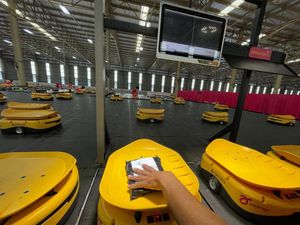 Perusahaan Jasa Pengiriman Ini Pakai Sistem Robotic untuk Penyortiran