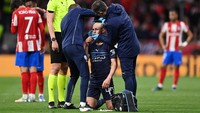 Kepala Foden kabarnya sempat mengucurkan darah. Foto: Getty Images/Shaun Botterill