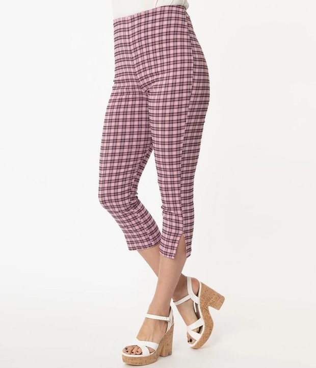 Pakai pedal pusher pants untuk Coachella.