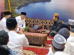 Sekjen PPP Sowan ke Kiai di Temboro Magetan