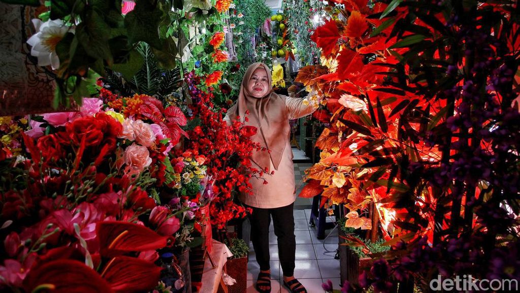 Potret Para Pedagang yang Semangat Mencari Rezeki di Bulan Suci Potret Para Pedagang yang Semangat Mencari Rezeki di Bulan Suci