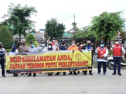 Langkah PT KAI Sikapi Jalur Kereta Banyak Dipakai Ngabuburit