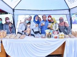 Syarief Hasan Beri Motivasi dan Borong Produk UMKM Garut