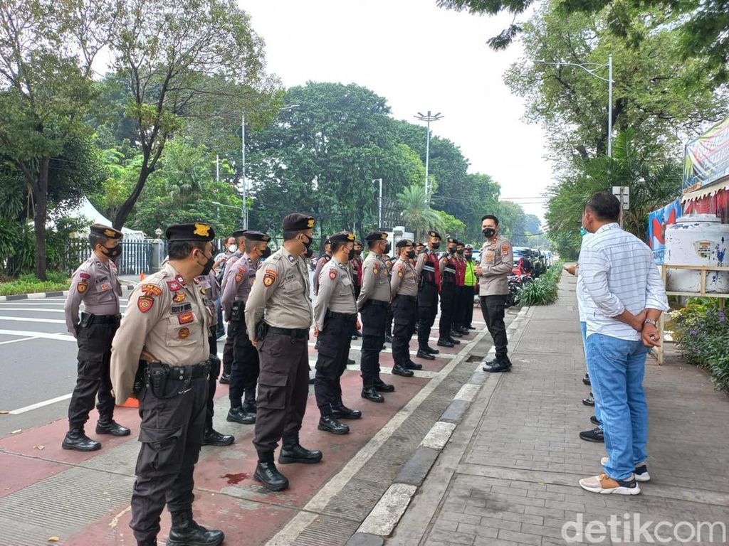 Begini Ketatnya Pengamanan Misa Jumat Agung di Katedral Jakarta