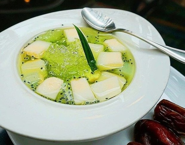 Es Timun Suri Biji Selasih