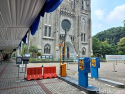 Misa Minggu Paskah, Gereja Katedral Tampung 1.105 Jamaah