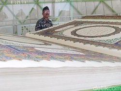 Menakjubkan! Begini Proses Penulisan Al-Quran Raksasa di Wonosobo