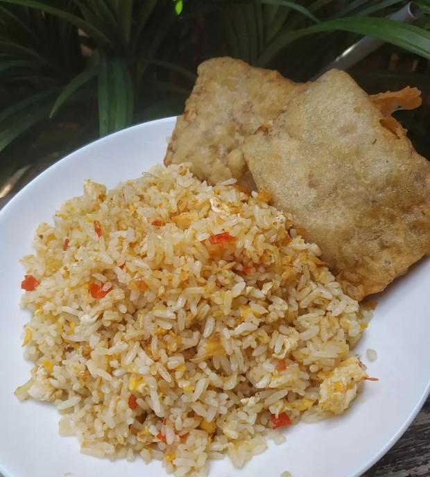 Ilustrasi nasi goreng terasi/ Foto: Instagram.com/natalia.suwandi