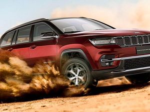 Tantang Fortuner dan Pajero Sport, Jeep Meridian Siap Didatangkan ke Indonesia