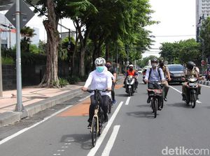 Bu Khofifah Punya Tips Tetap Bugar saat Puasa Lho, Simak di Sini Rek! Bu Khofifah Punya Tips Tetap Bugar saat Puasa Lho, Simak di Sini Rek!