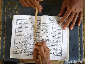 21 Hukum Bacaan Tajwid Beserta Contoh dan Penjelasannya 21 Hukum Bacaan Tajwid Beserta Contoh dan Penjelasannya