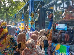 Hari Libur, Warga Berjubel Ingin Naik TMP Pasundan di Baleendah