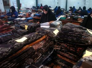 Berkah Ramadan, Produksi Sarung Meningkat 100 Persen