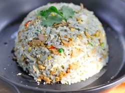 Resep Nasi Goreng Ikan Asin dan Telur yang Gurihnya Nendang