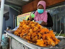 Kisah Pionir Penjual Sate Klopo Dinoyo, 2 Dekade Jajakan Dagangannya