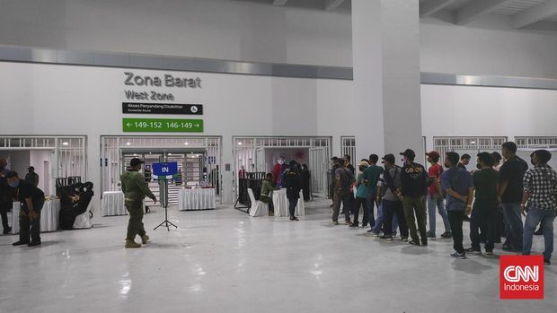 Sensasi Menonton Sepak Bola di Jakarta International Stadium Jakarta International Stadium (JIS) menawarkan sensasi menonton pertandingan sepak bola yang berbeda dibanding stadion di Indonesia pada umumnya.