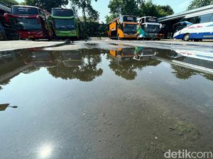 Suasana Terminal Cileungsi Bogor yang Masih Sepi Penumpang