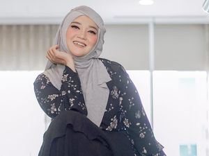 Dulu Dikenal Penyanyi Religi Cilik, Kini Sulis Sibuk Apa? Dulu Dikenal Penyanyi Religi Cilik, Kini Sulis Sibuk Apa?