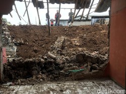 Dua Warga Sukabumi Tewas Tertimbun Longsor Saat Bangun TPT Fondasi Rumah