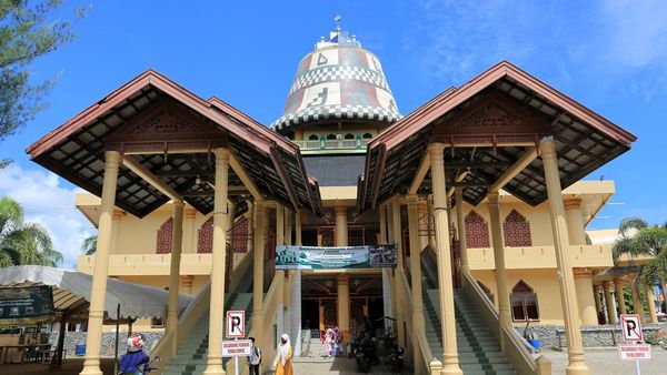 Unik, Kubah Masjid Ini Berbentuk Topi Tradisional Aceh