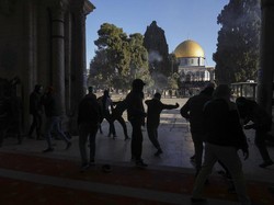 Bentrokan Warga Palestina Vs Polisi Israel Kembali Pecah di Kawasan Al-Aqsa