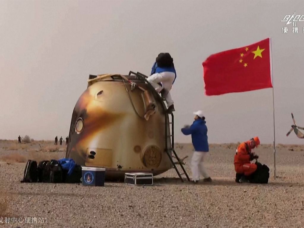 Momen 3 Astronaut China Mendarat di Bumi Usai Jalani Misi Terlama