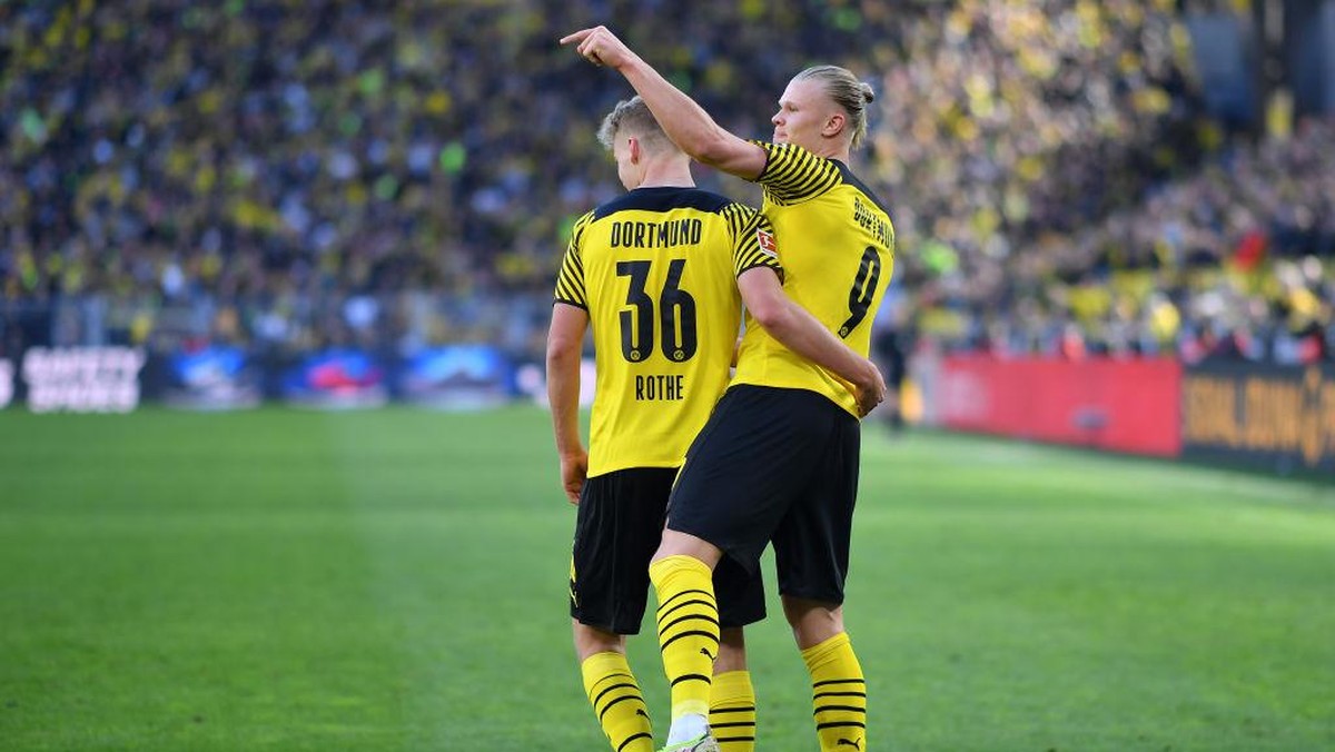 Borussia Dortmund menang telak 6-1 atas Wolfsburg. (Foto: Getty Images/Frederic Scheidemann)