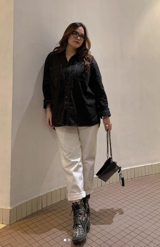 Gaya boyish ala Riri. Foto : Instagram/@jourimanzky_ Gaya boyish ala Riri. Foto : Instagram/@jourimanzky_