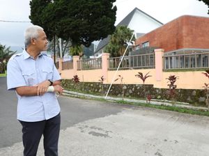 Ganjar Cek SMAN Tawangmangu, Puji Rehab Tembok yang Jebol Ditendang Ganjar Cek SMAN Tawangmangu, Puji Rehab Tembok yang Jebol Ditendang