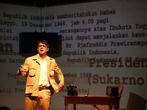 Monolog Kacamata Sjafruddin Bongkar Sisi Lain Sejarah Bangsa Indonesia